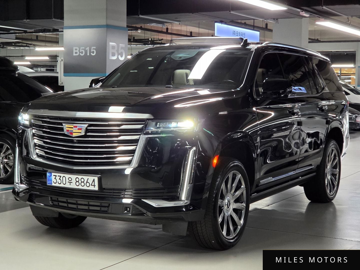 Cadillac Escalade 2023 — фото 1 из 12