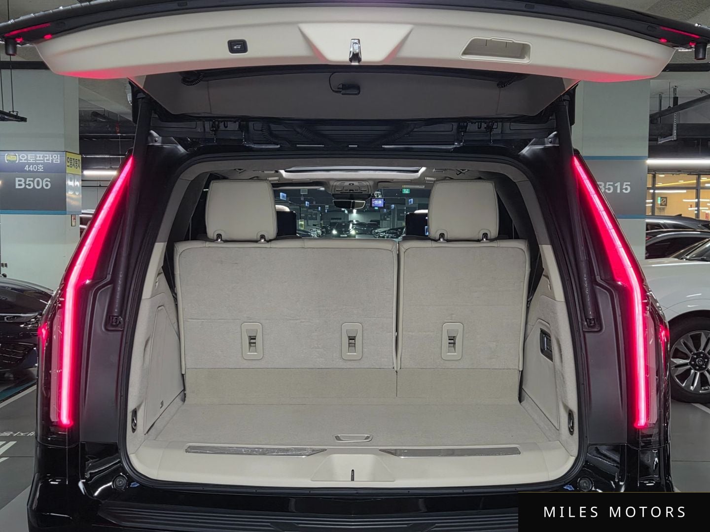 Cadillac Escalade 2023 — миниатюра 6