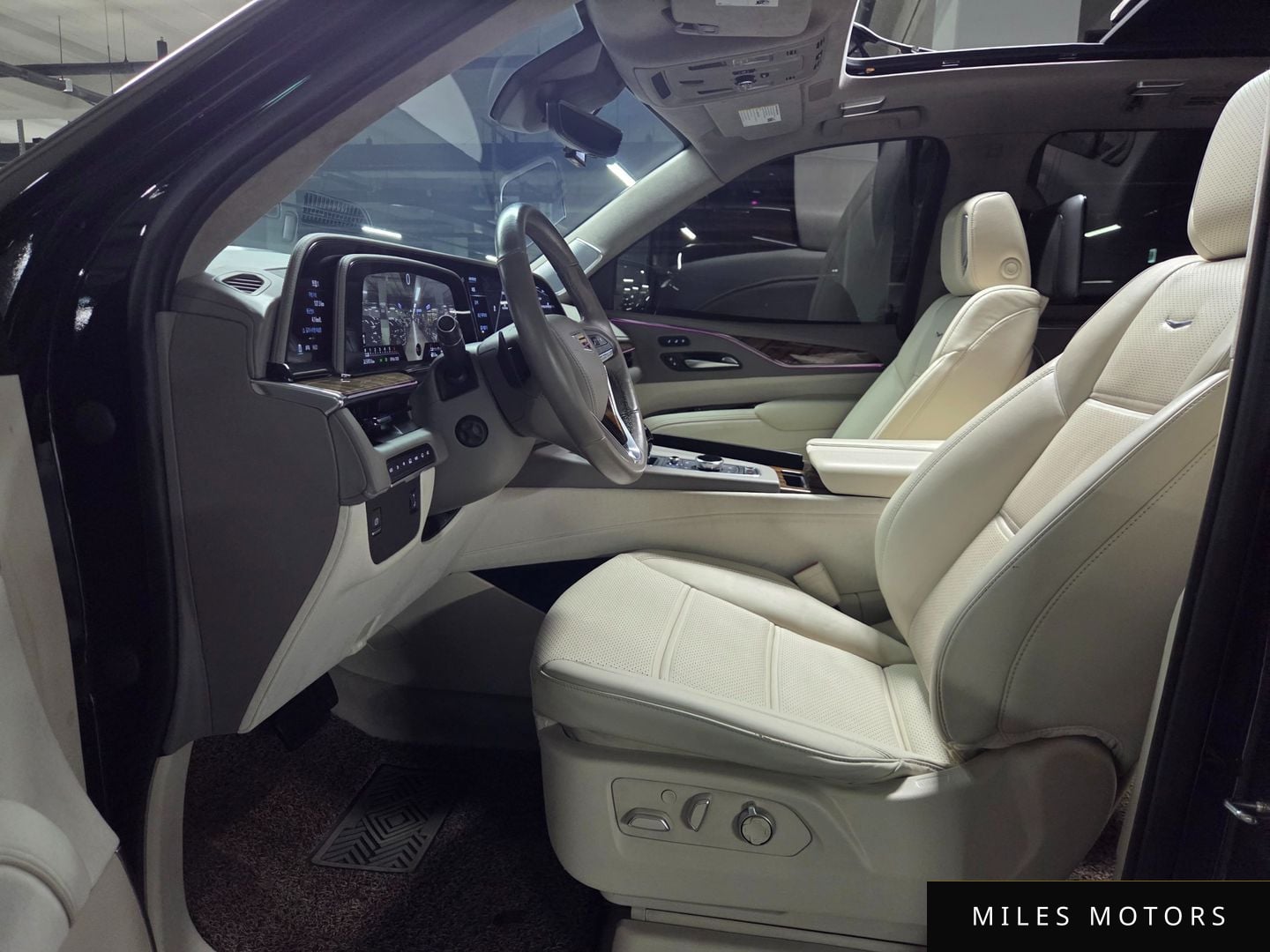 Cadillac Escalade 2023 — миниатюра 8