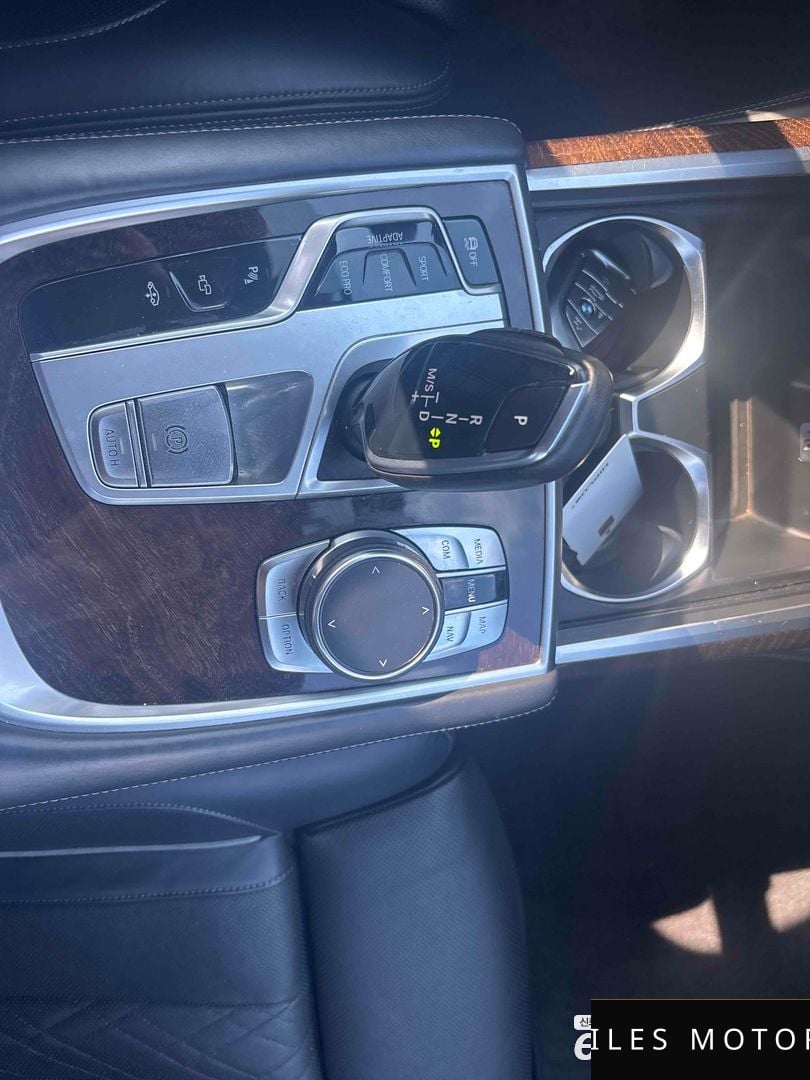 BMW 7 Series (G11) 2016 — миниатюра 9