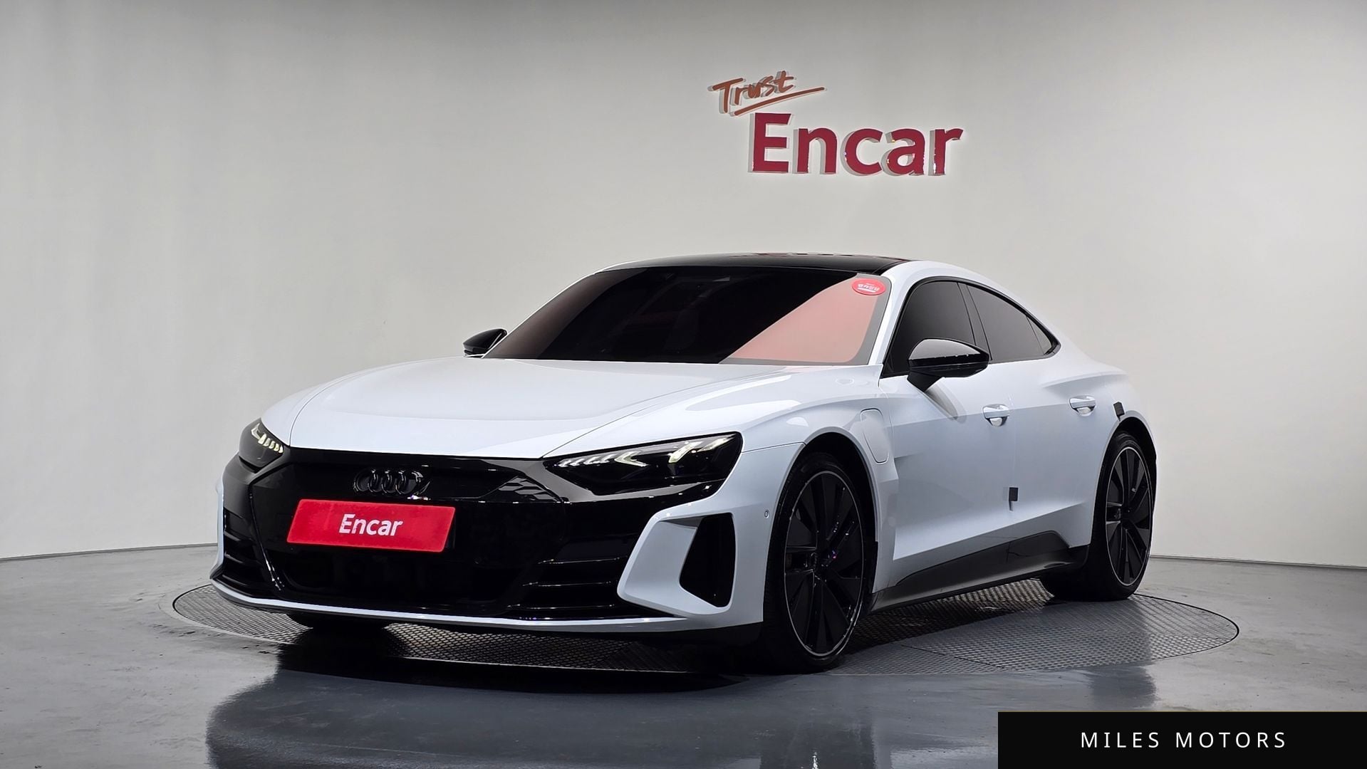 Audi e-tron GT 2022 — фото 1 из 12