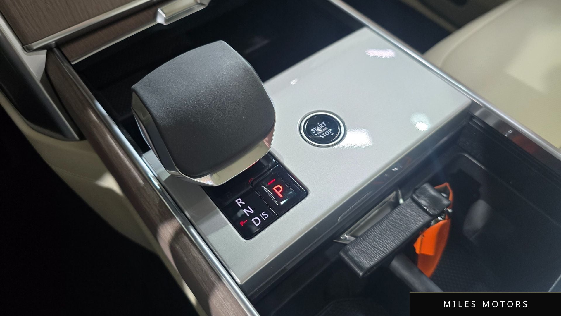 Land Rover Range Rover 2025 — миниатюра 8