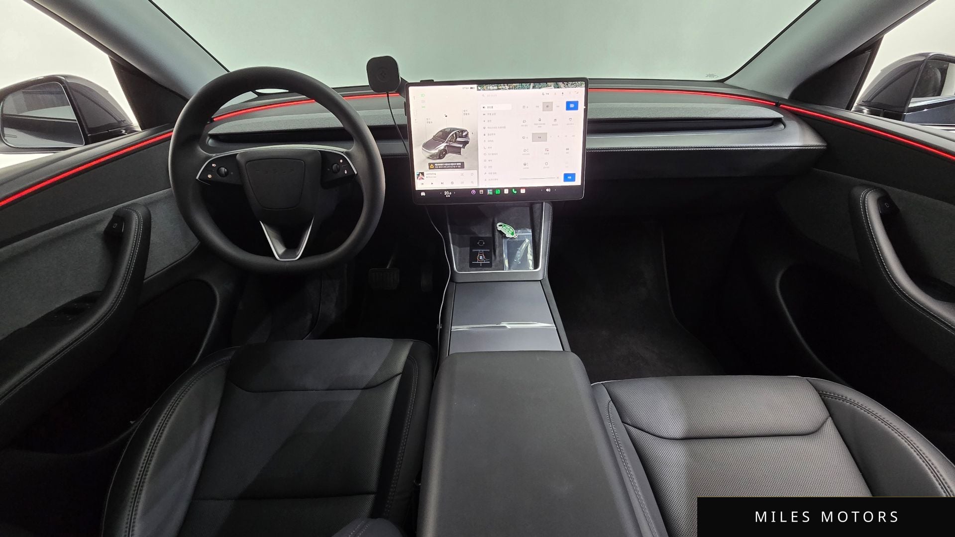 Tesla Model Y 2025 — миниатюра 9