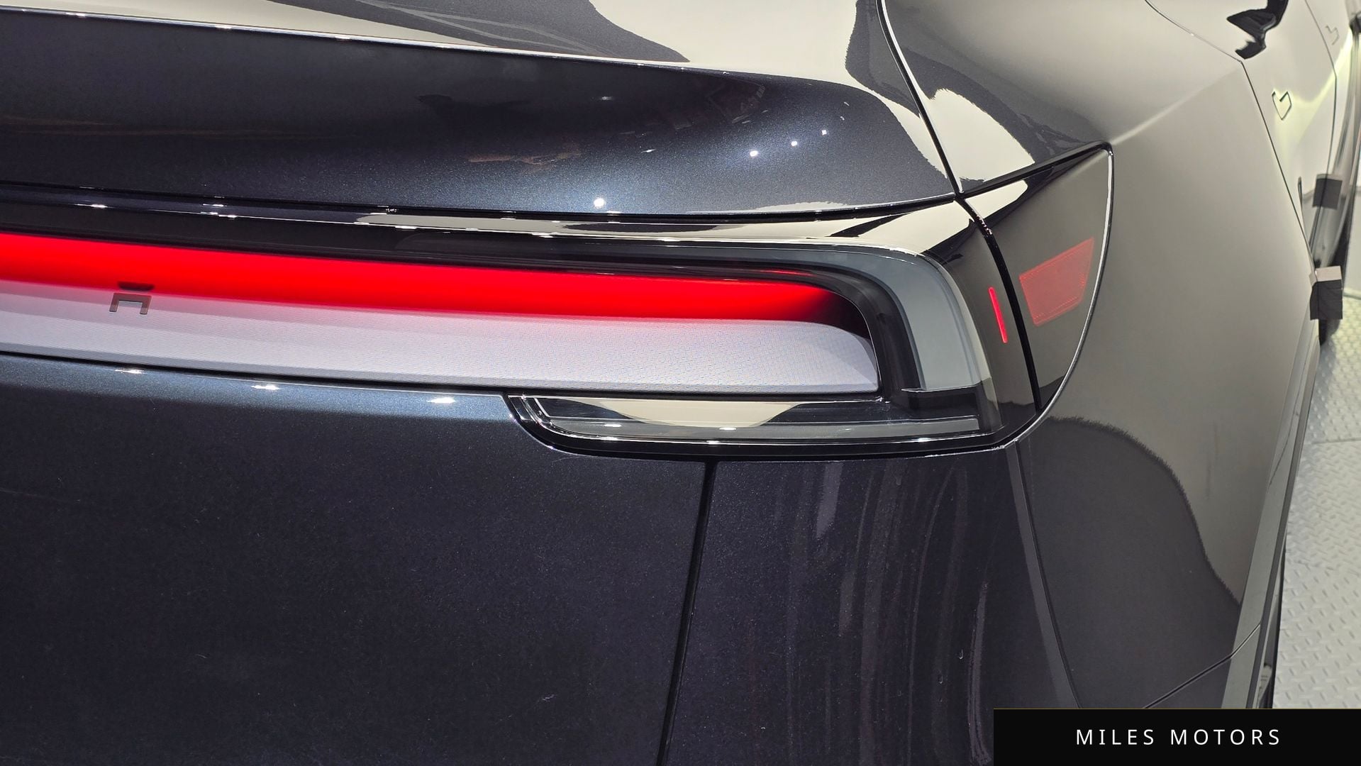 Tesla Model Y 2025 — миниатюра 8