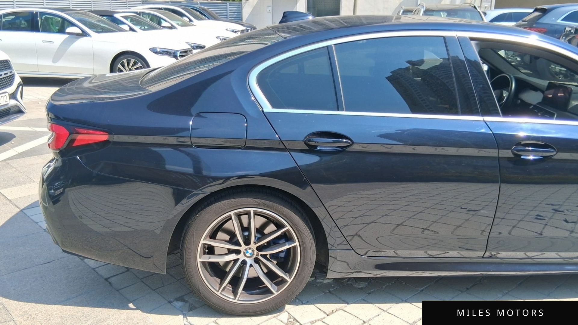 BMW 5 Series (G30) 2021 — миниатюра 6