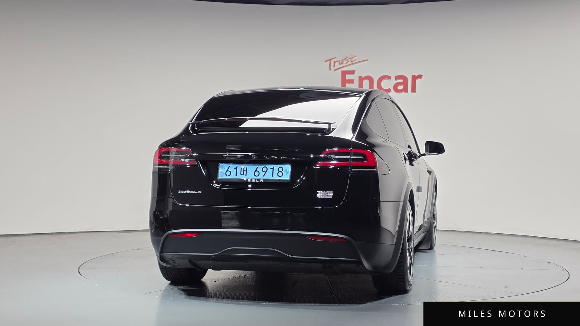 Tesla Model X 2023 — миниатюра 3