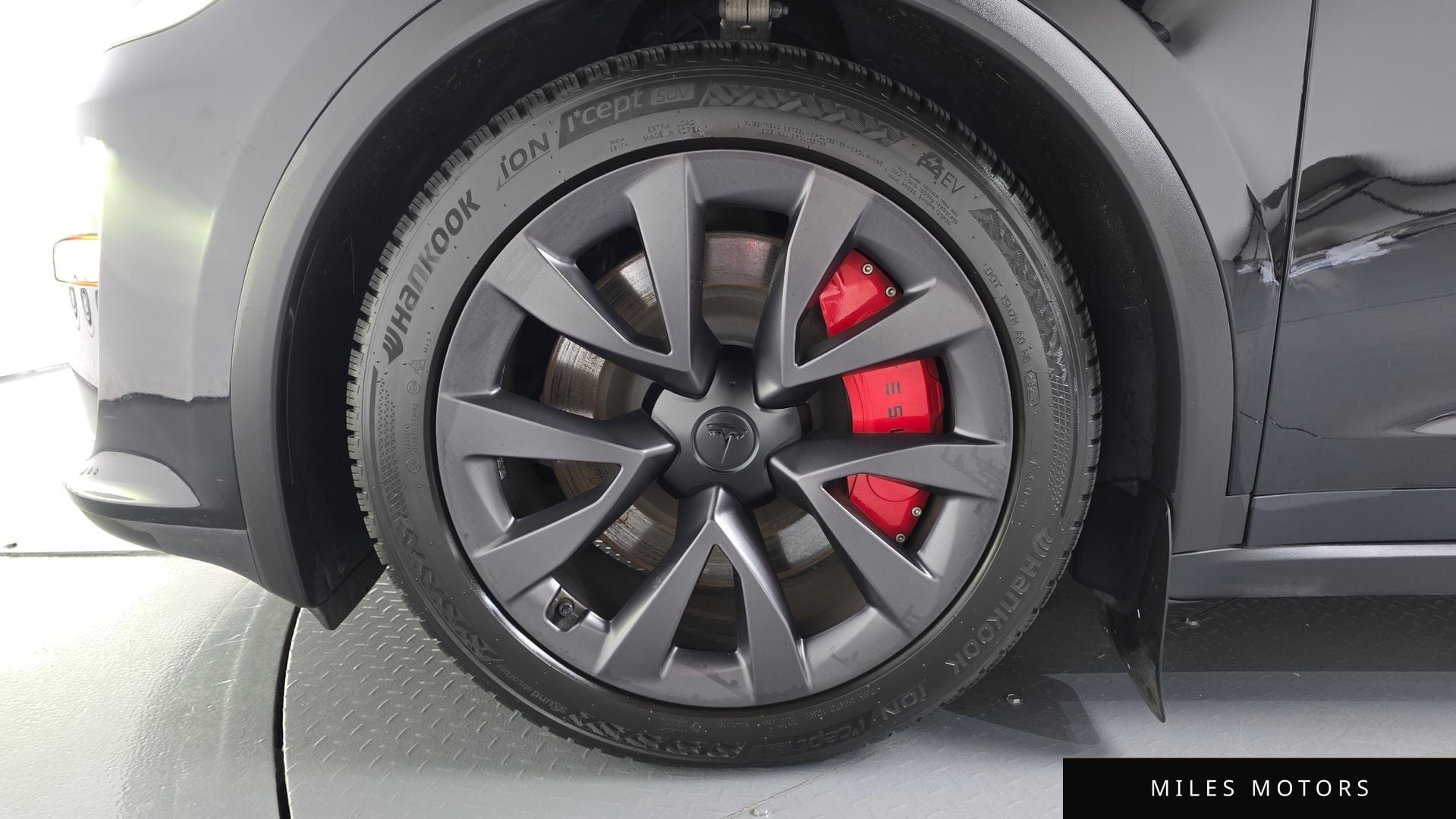 Tesla Model X 2023 — миниатюра 4