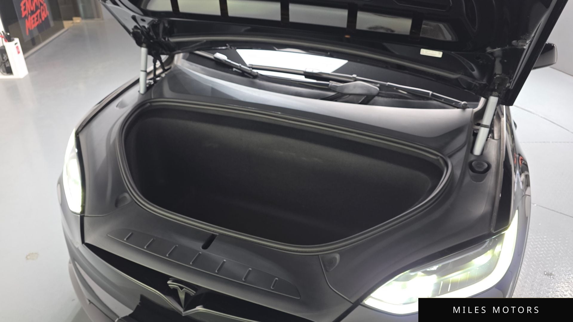 Tesla Model X 2023 — миниатюра 5