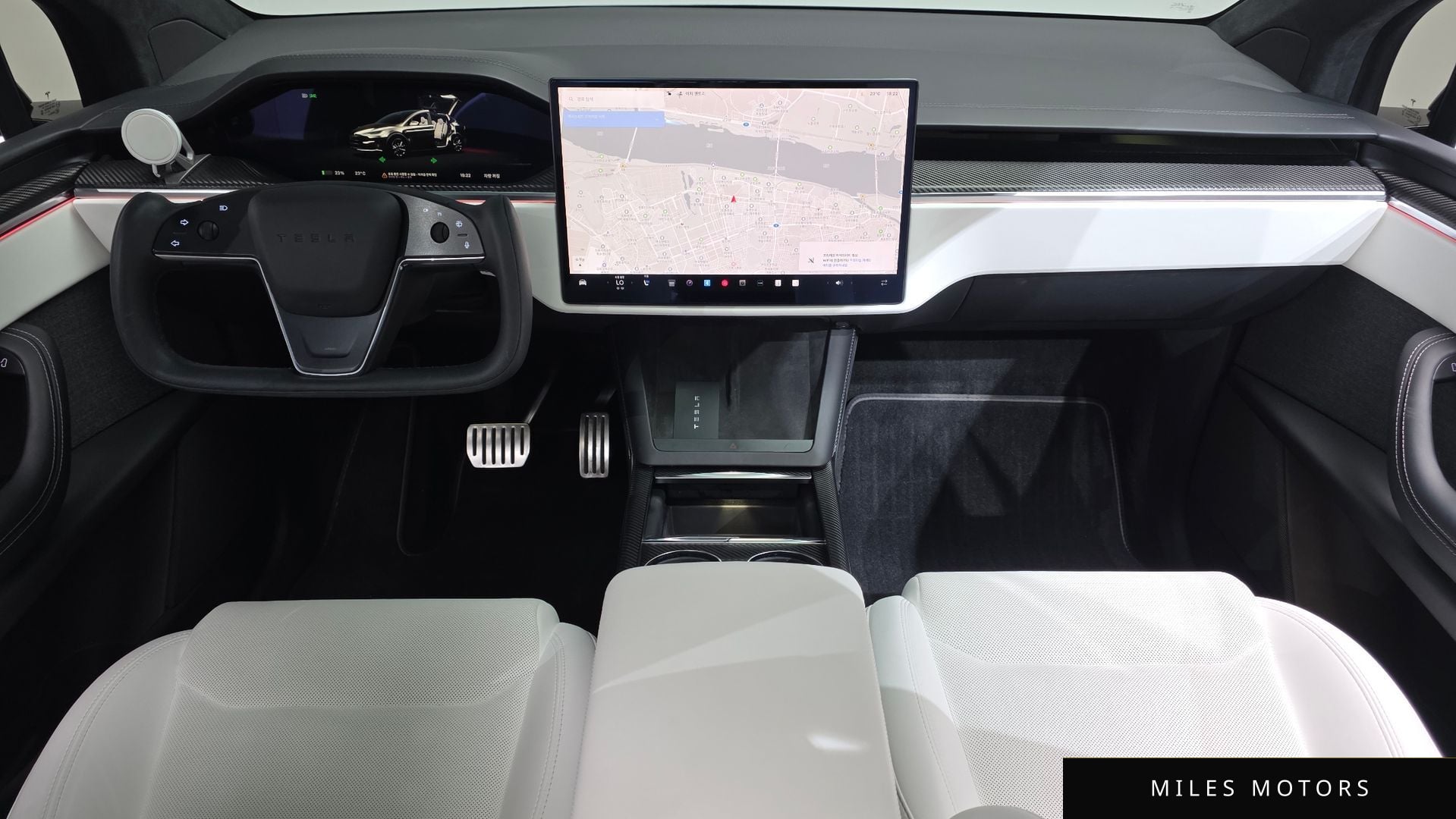 Tesla Model X 2023 — миниатюра 9
