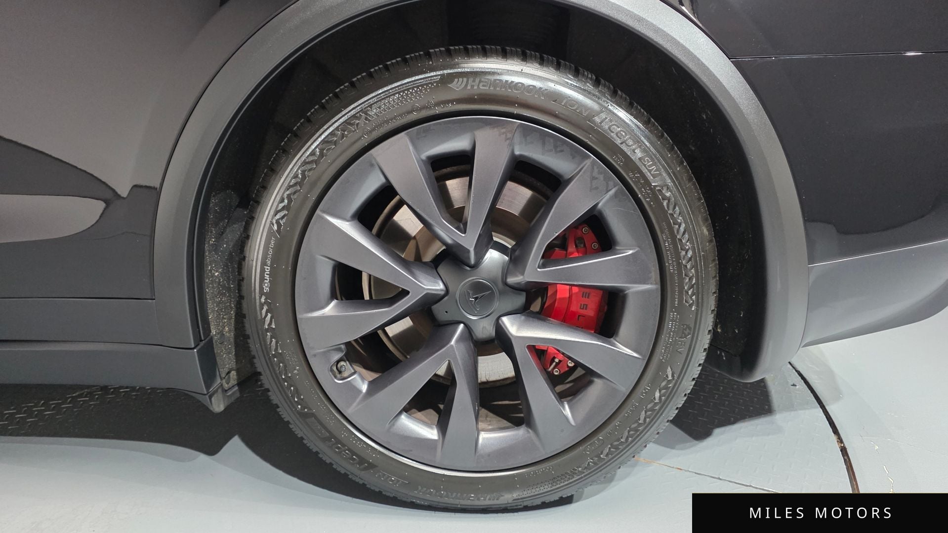Tesla Model X 2023 — миниатюра 6