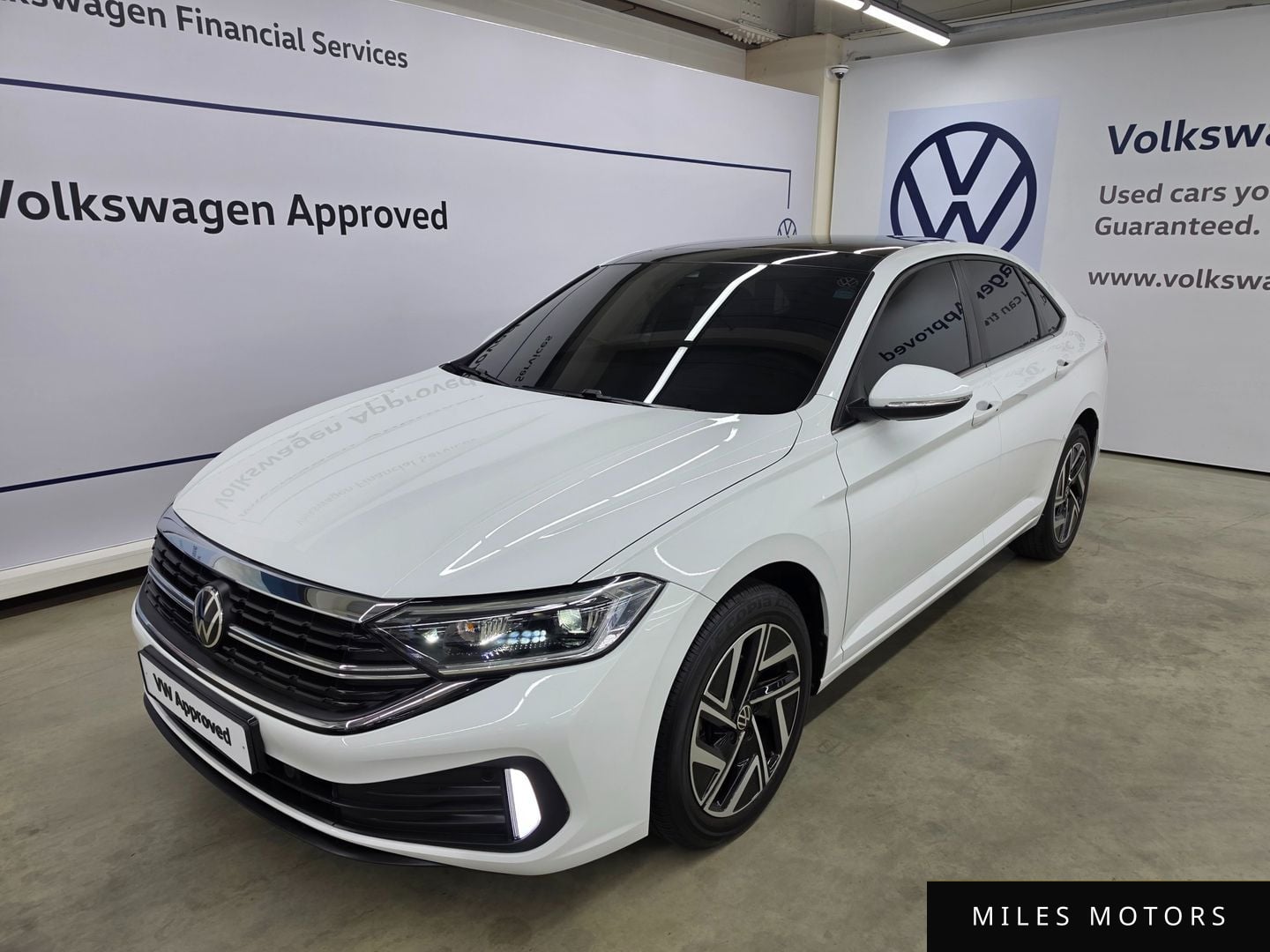 Volkswagen Jetta 2023 — фото 1 из 12