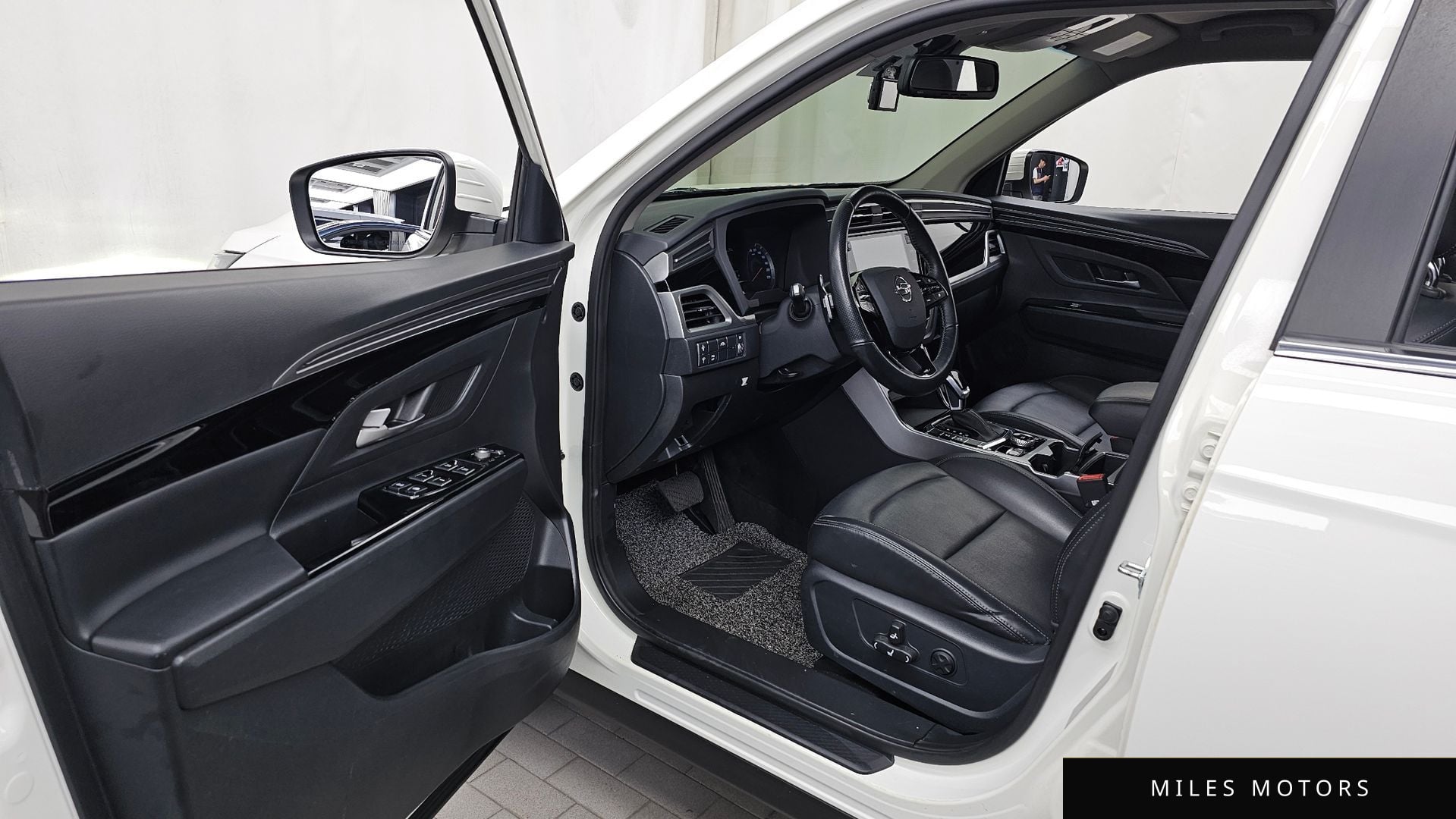 KG Mobility Beautiful Korando 2022 — миниатюра 10