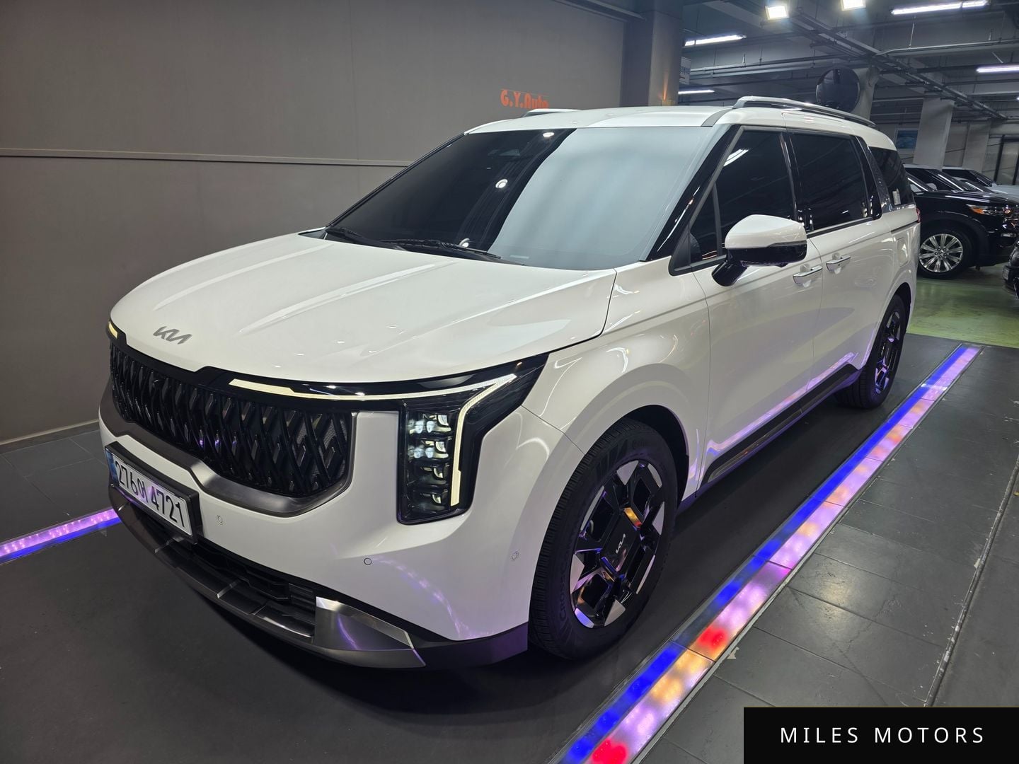 Kia Canival 2024 — фото 1 из 12