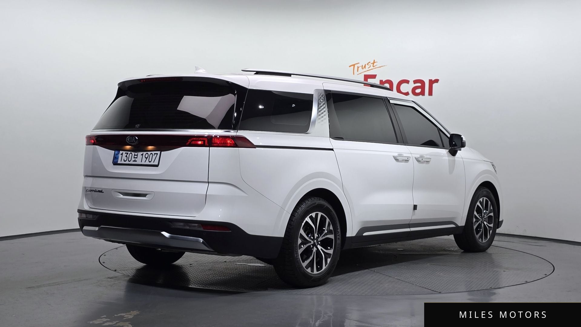 Kia Carnival 2021 — миниатюра 2