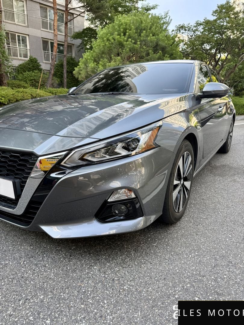 Nissan Altima 2019 — фото 1 из 12
