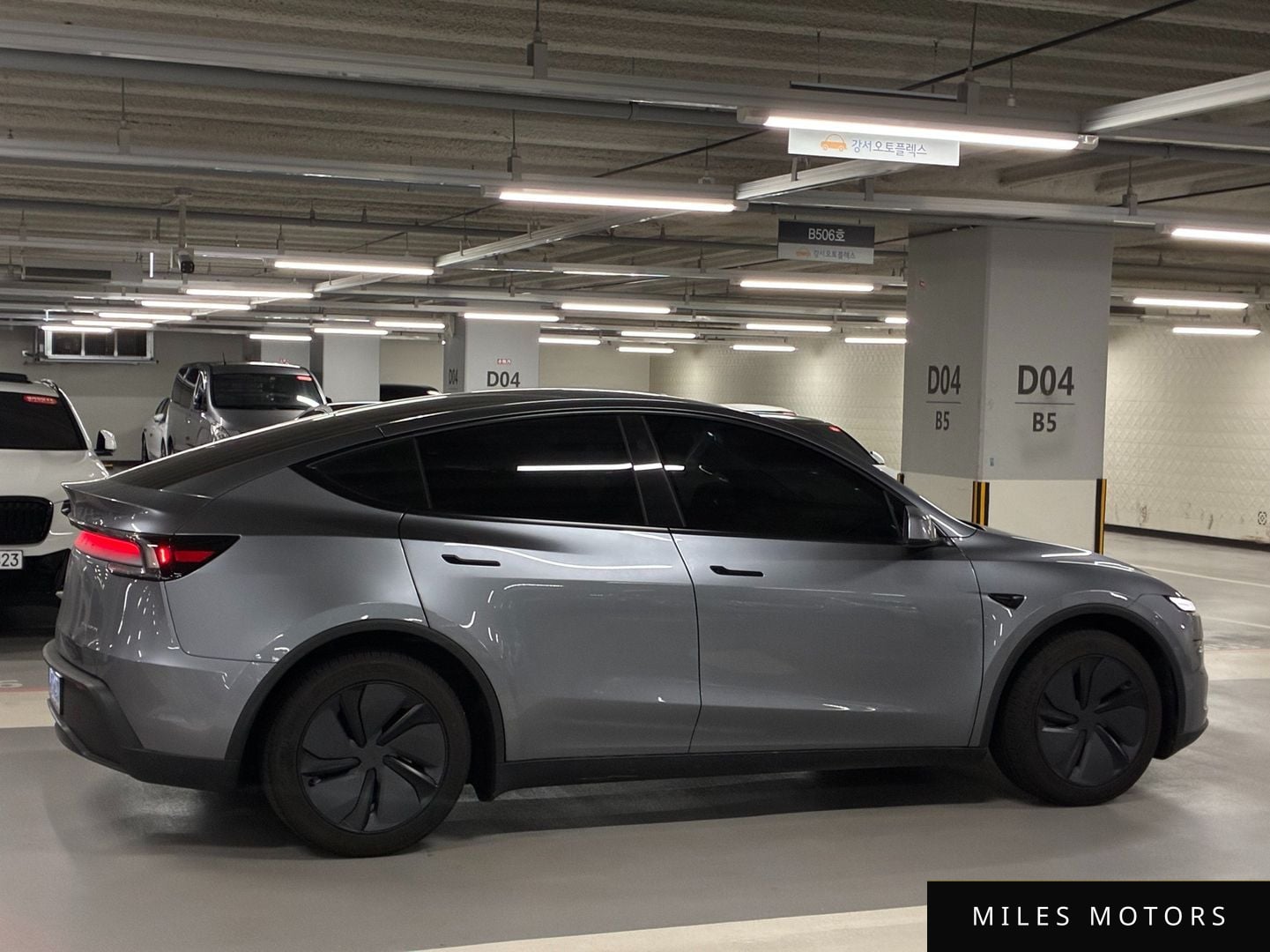 Tesla Model Y 2025 — миниатюра 4