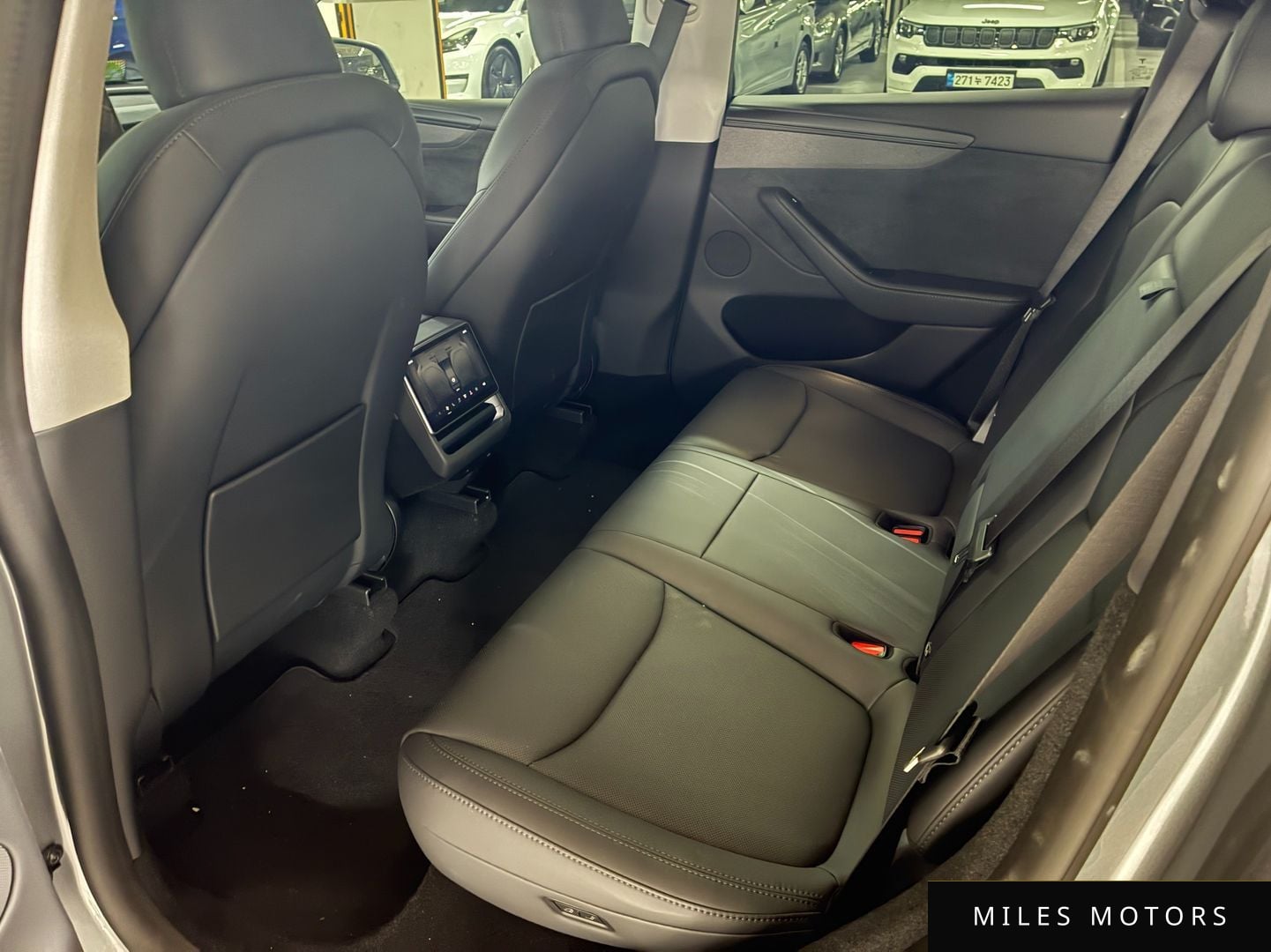 Tesla Model Y 2025 — миниатюра 9