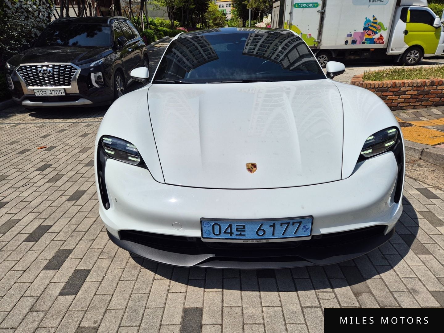 Porsche Taycan 2021 — миниатюра 3