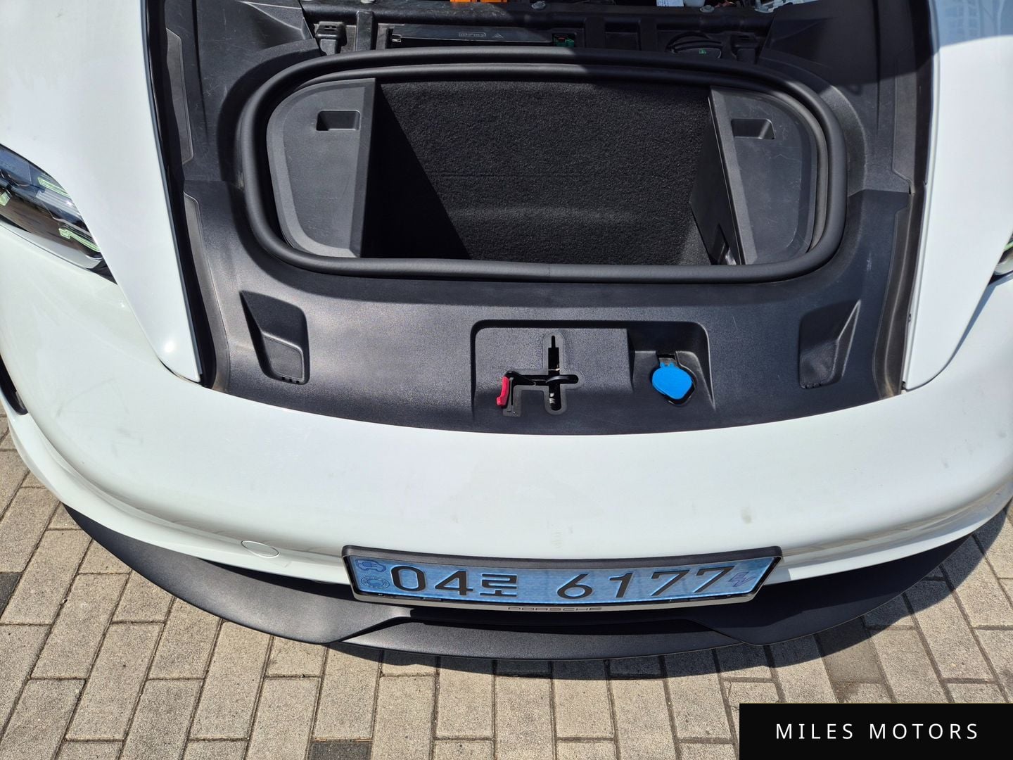 Porsche Taycan 2021 — миниатюра 6