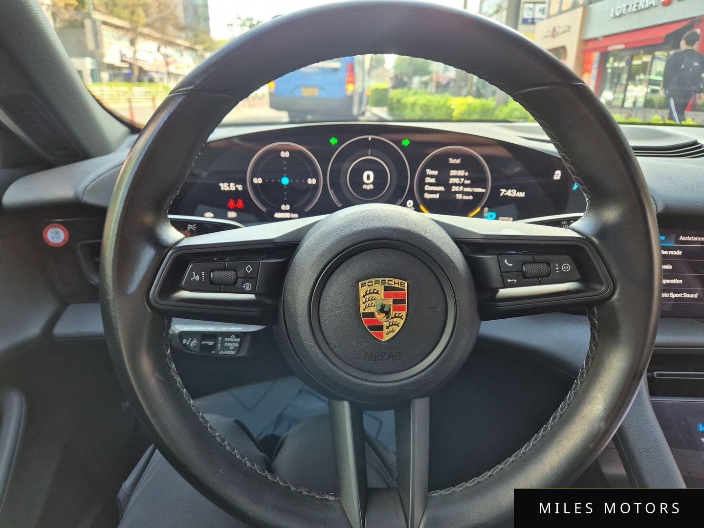 Porsche Taycan 2021 — миниатюра 10