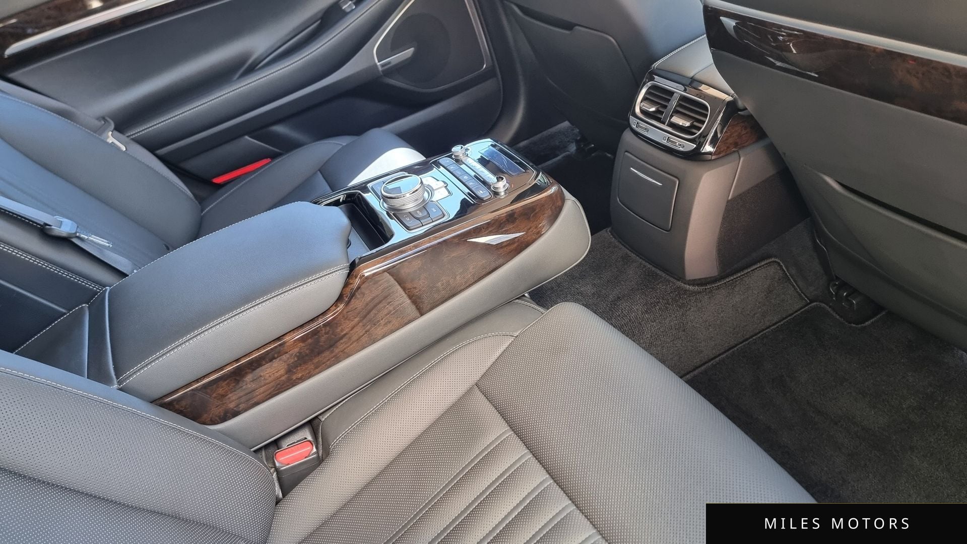 Genesis G90 2019 — миниатюра 8