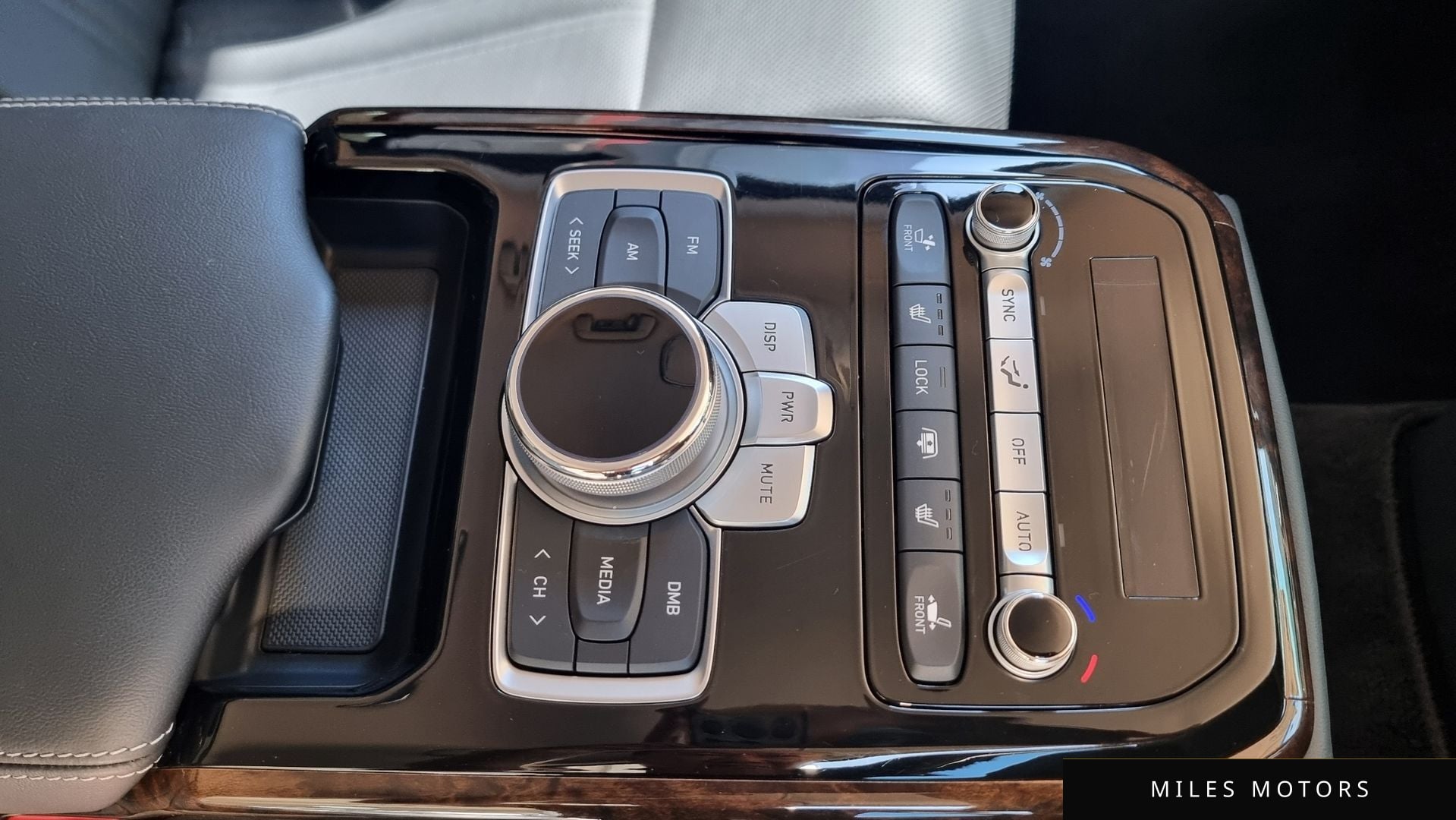 Genesis G90 2019 — миниатюра 9