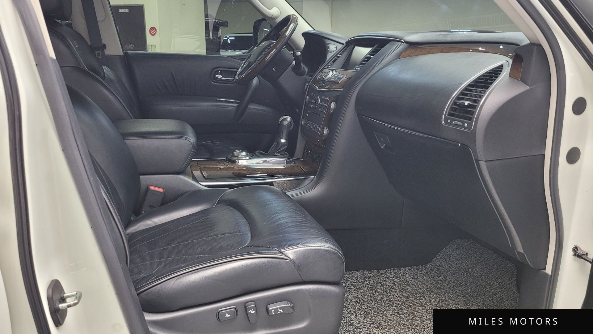 Infiniti QX56 2011 — миниатюра 10