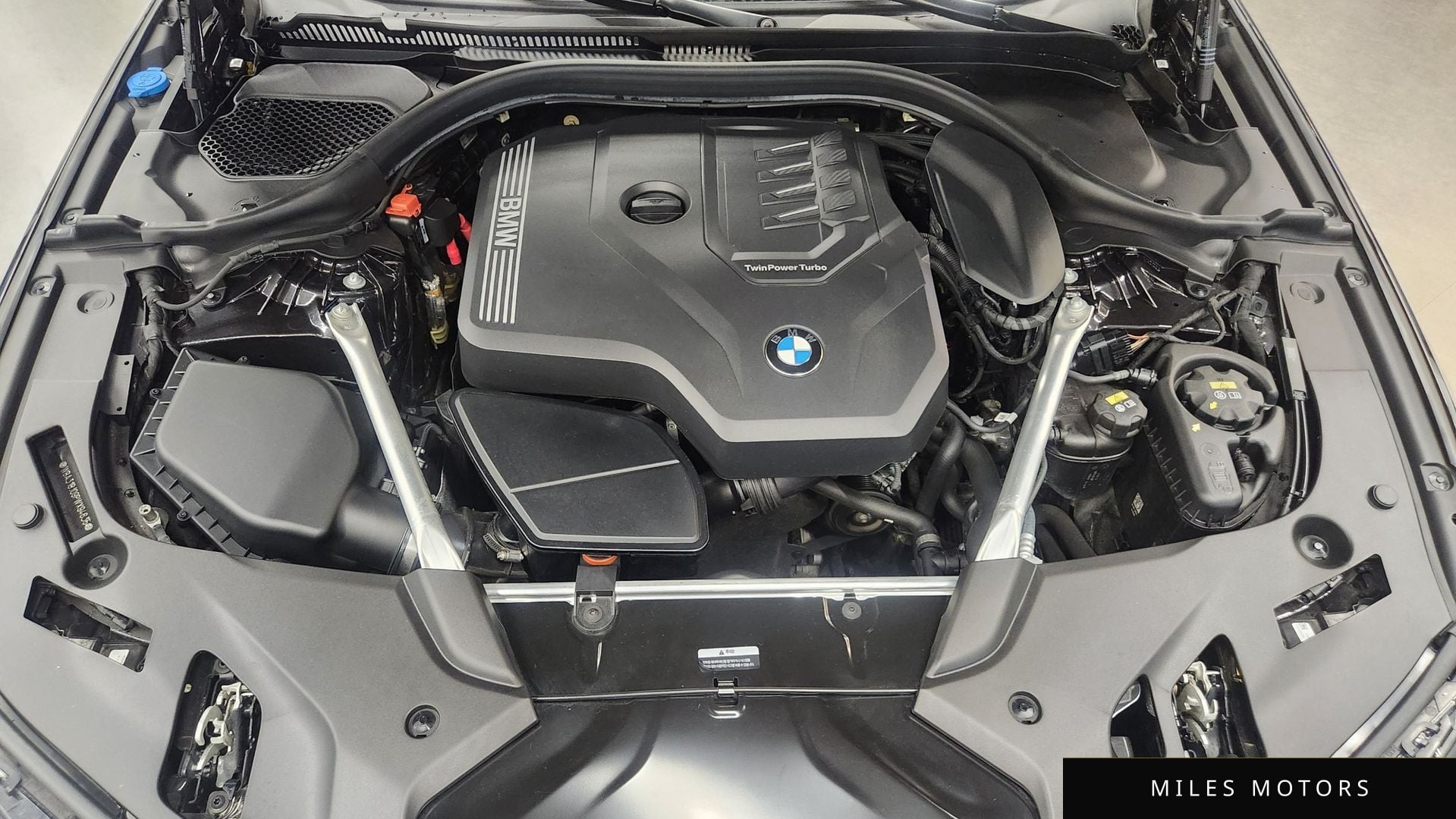 BMW 5 Series (G30) 2023 — миниатюра 6