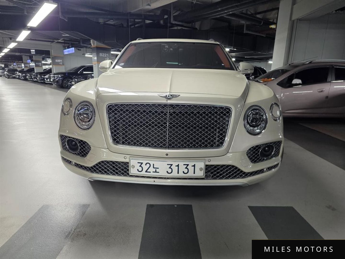 Bentley Bentayga 2018 — миниатюра 2