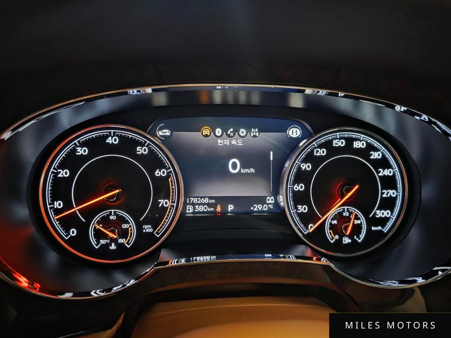 Bentley Bentayga 2018 — миниатюра 7