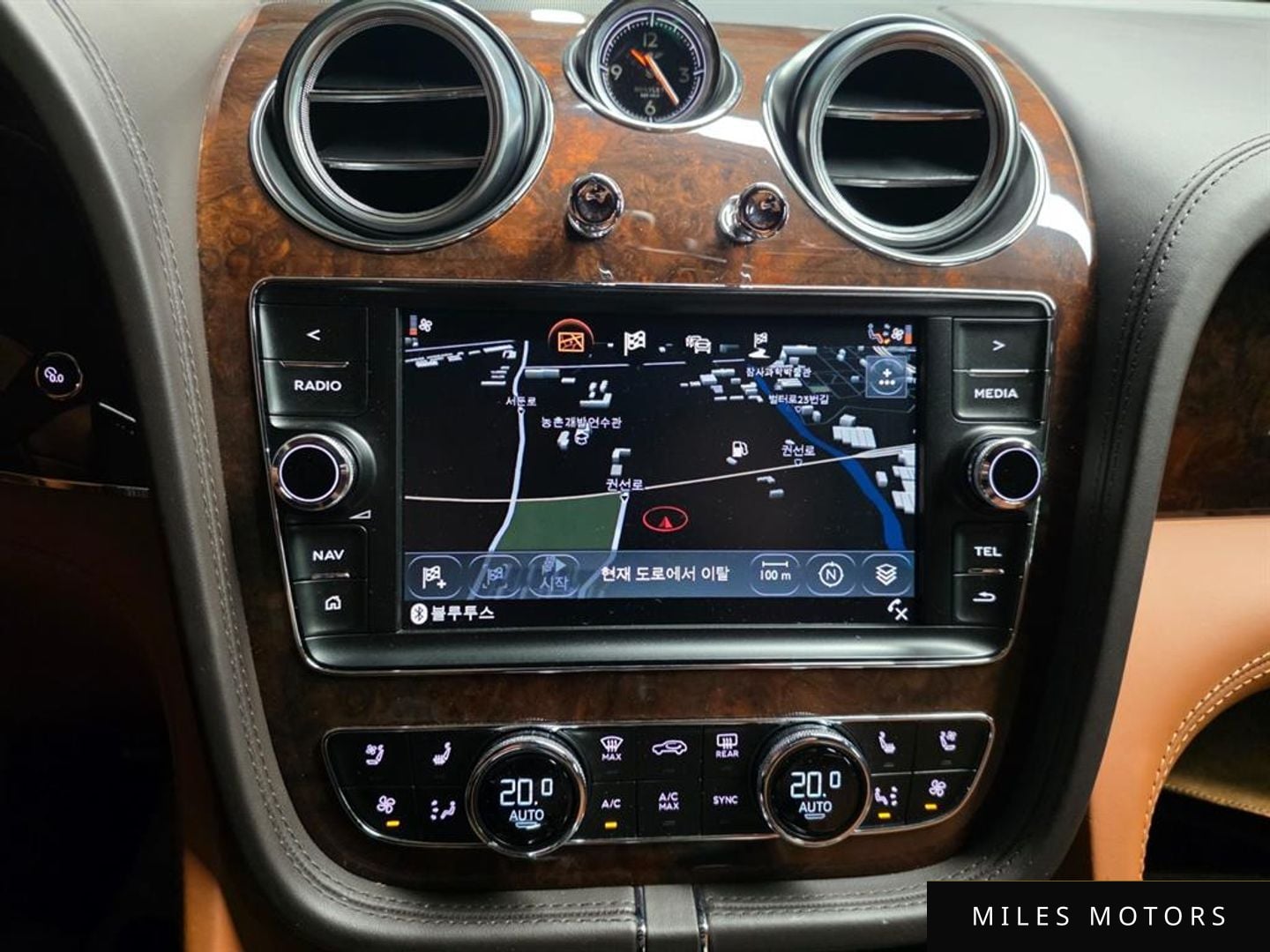 Bentley Bentayga 2018 — миниатюра 9