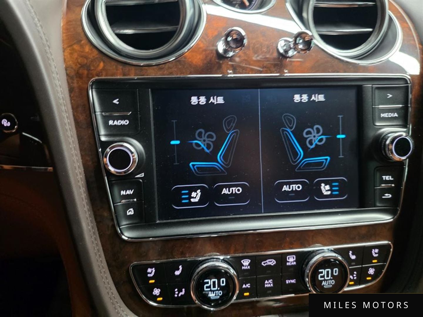 Bentley Bentayga 2018 — миниатюра 11