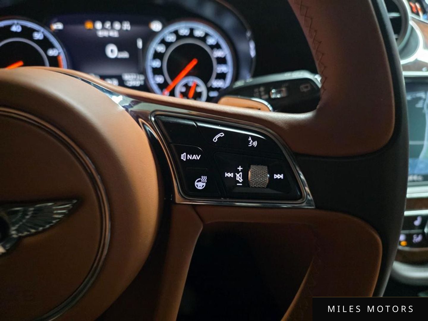 Bentley Bentayga 2018 — миниатюра 12