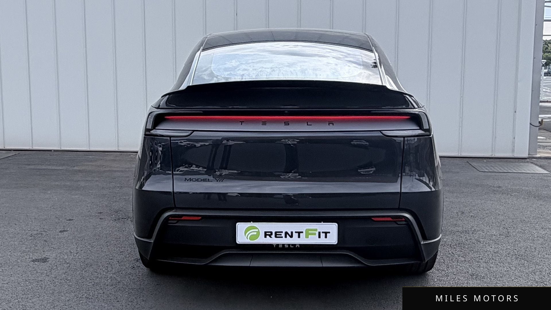 Tesla Model Y 2026 — миниатюра 5