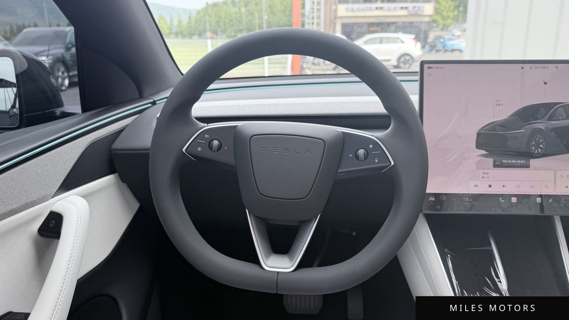 Tesla Model Y 2026 — миниатюра 9