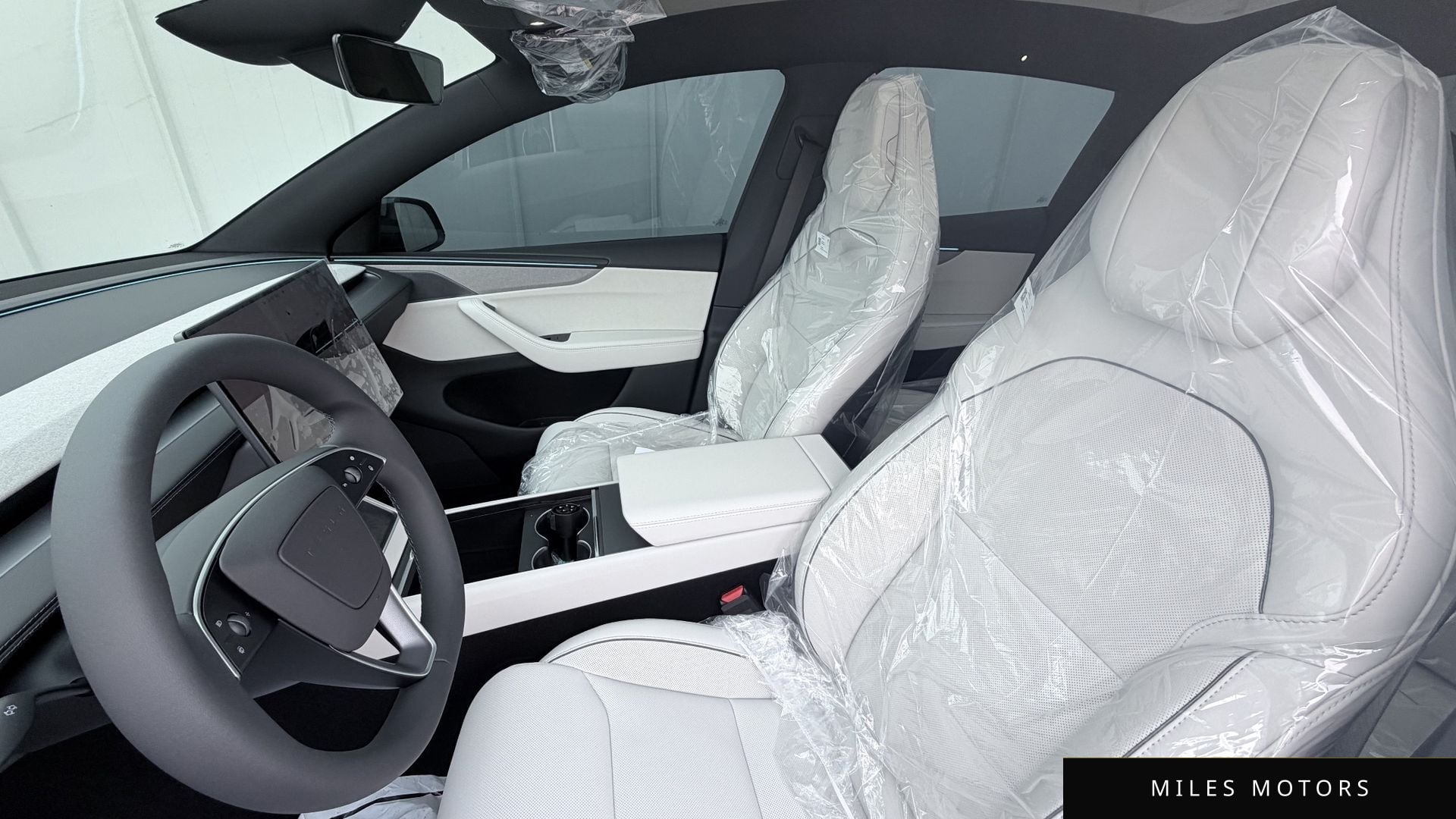 Tesla Model Y 2026 — миниатюра 11