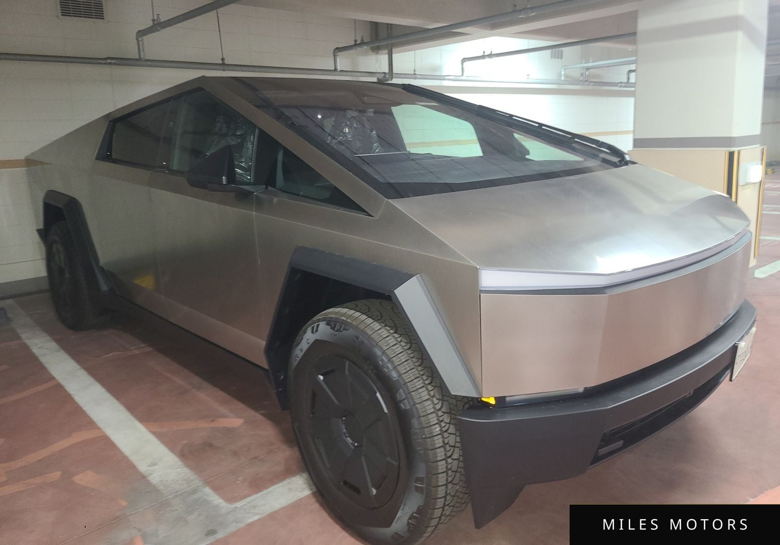 Tesla Cybertruck 2026 — миниатюра 2