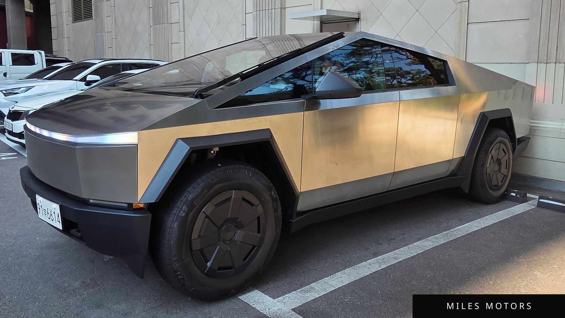 Tesla Cybertruck 2026 — миниатюра 3