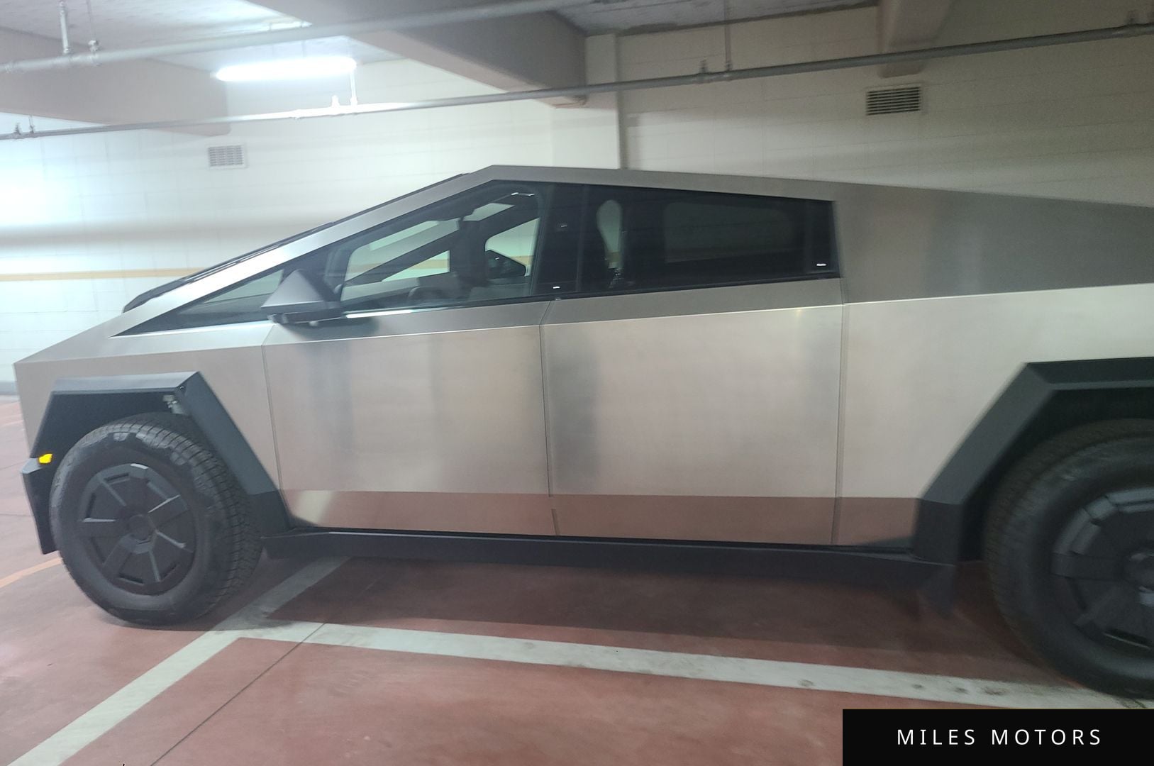 Tesla Cybertruck 2026 — миниатюра 4