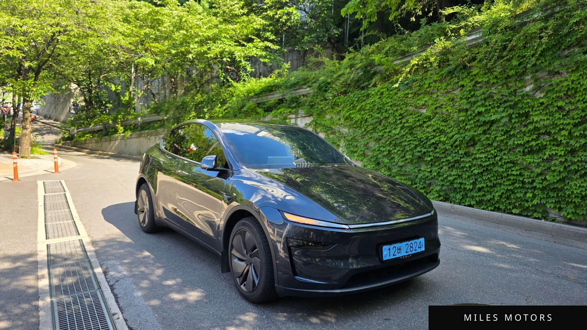 Tesla Model Y 2025 — миниатюра 5