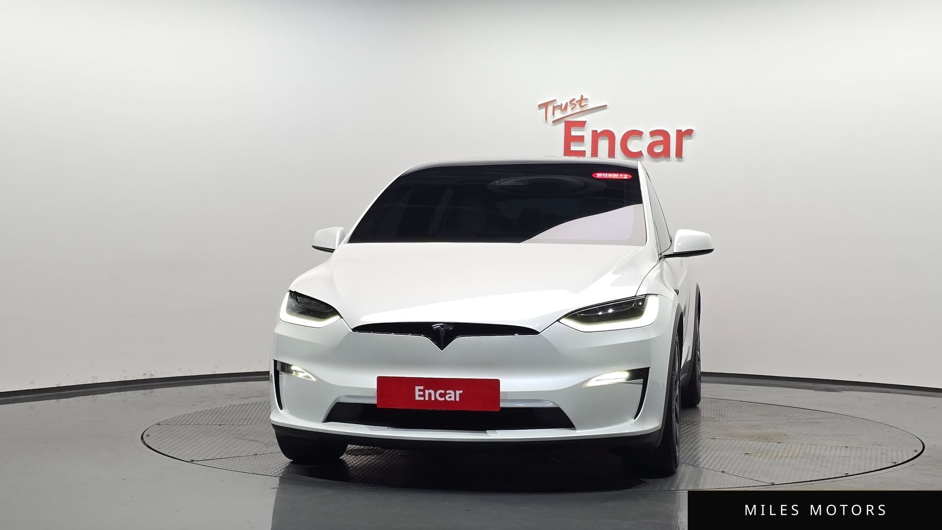 Tesla Model X 2023 — миниатюра 2