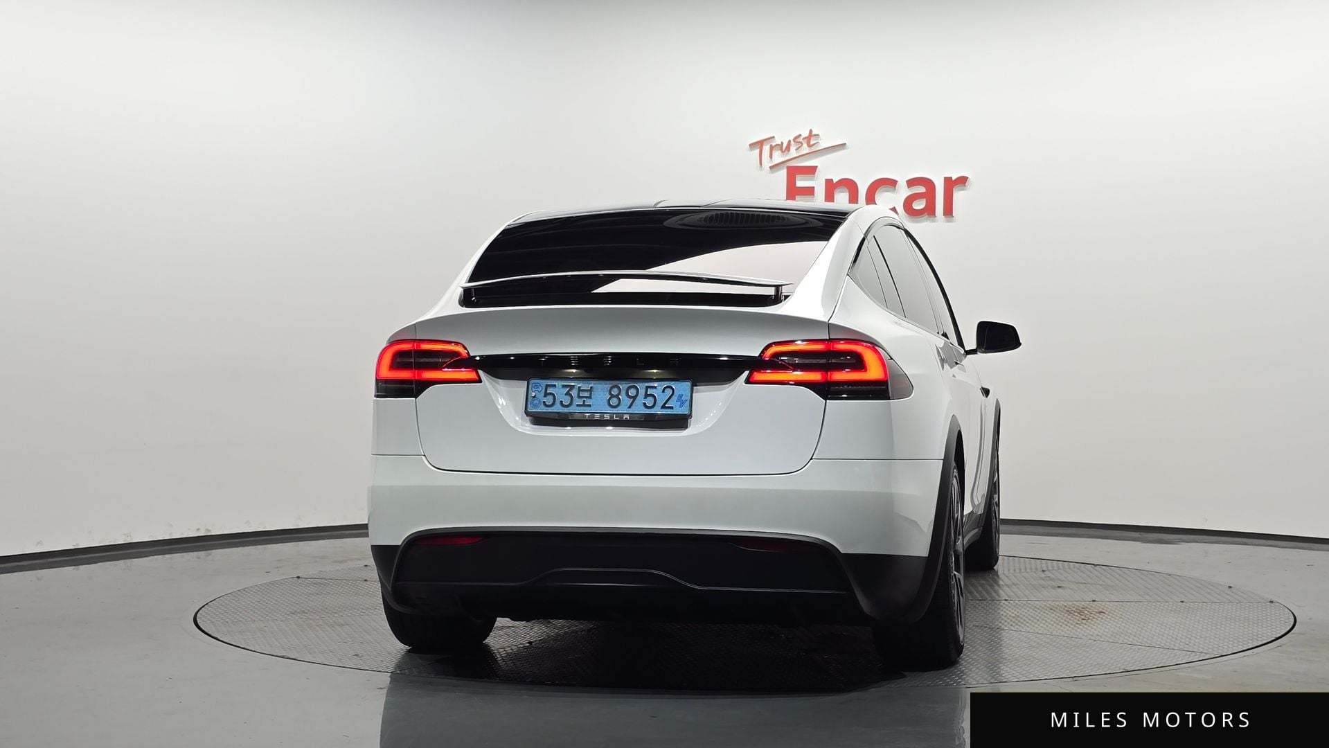 Tesla Model X 2023 — миниатюра 3