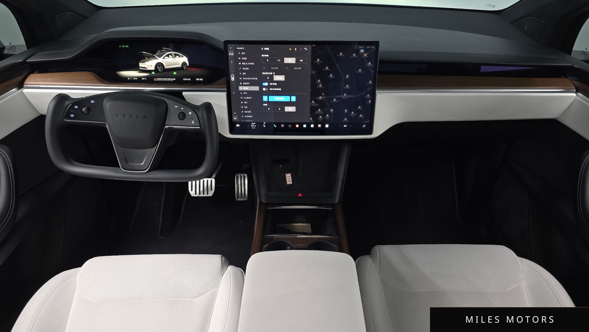 Tesla Model X 2023 — миниатюра 9