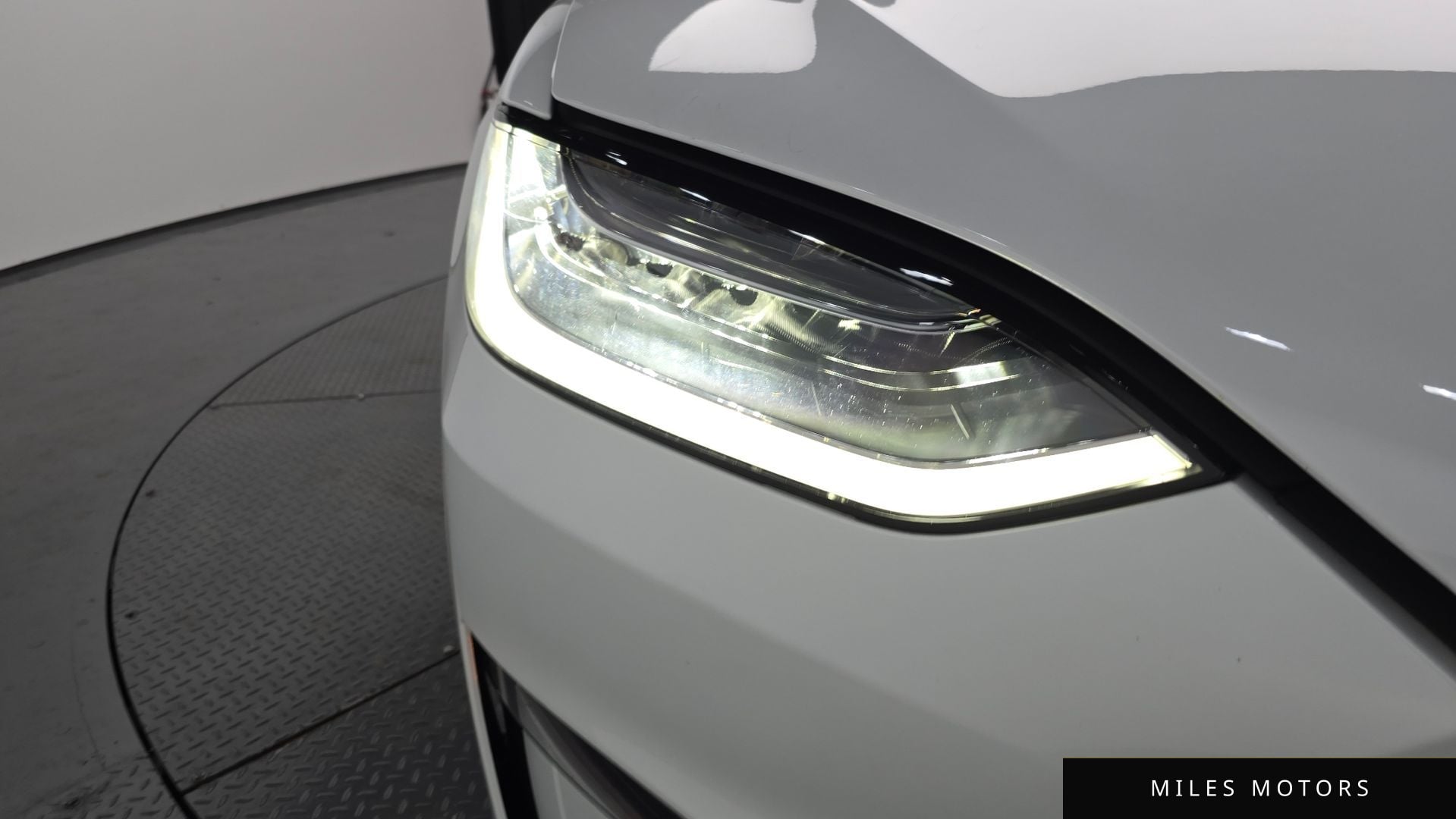 Tesla Model X 2023 — миниатюра 7