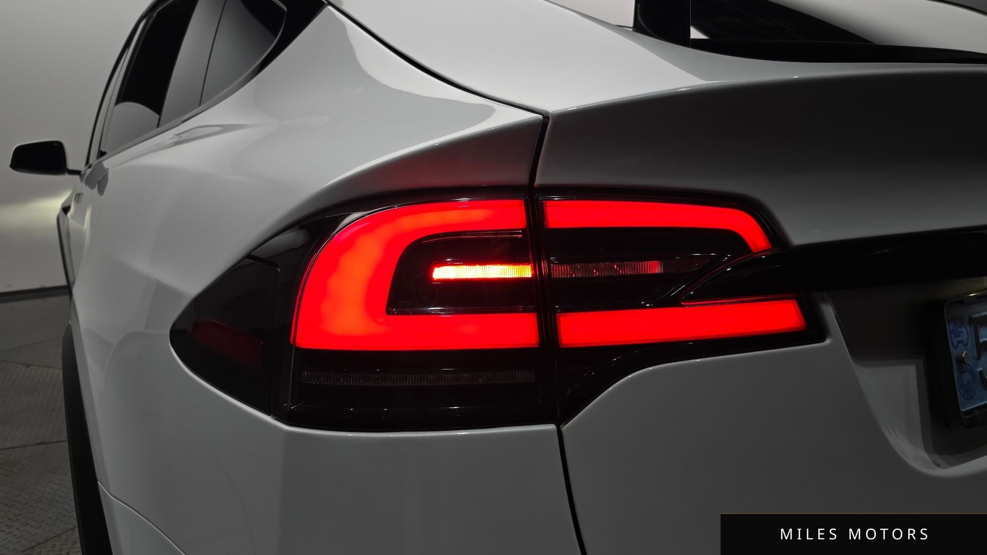 Tesla Model X 2023 — миниатюра 8