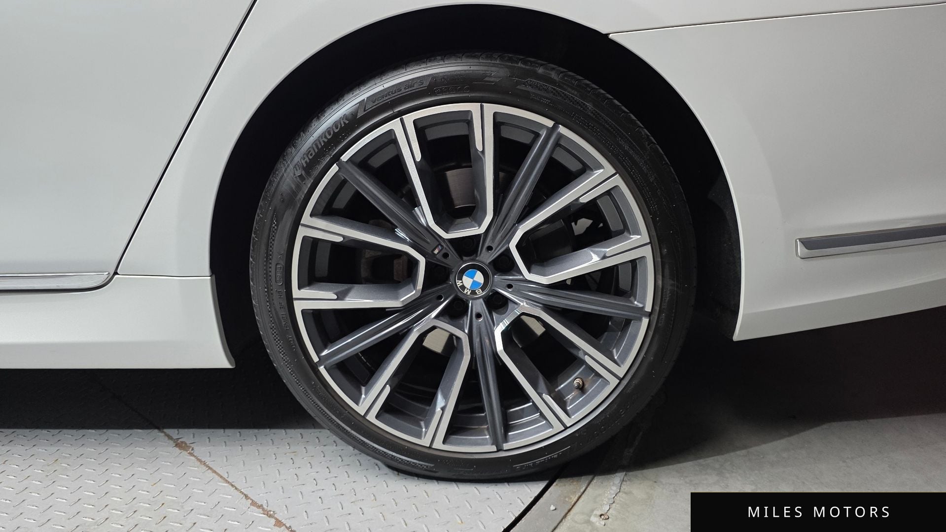 BMW 7 Series (G11) 2021 — миниатюра 7