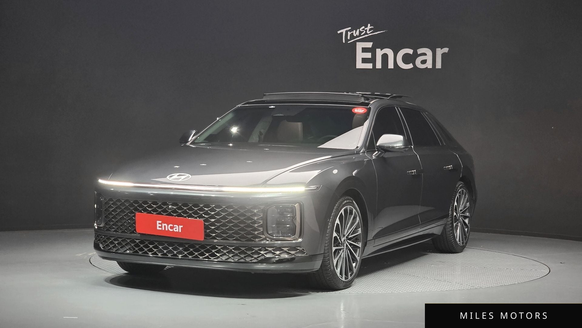 Hyundai Grandeur 2023 — фото 1 из 12