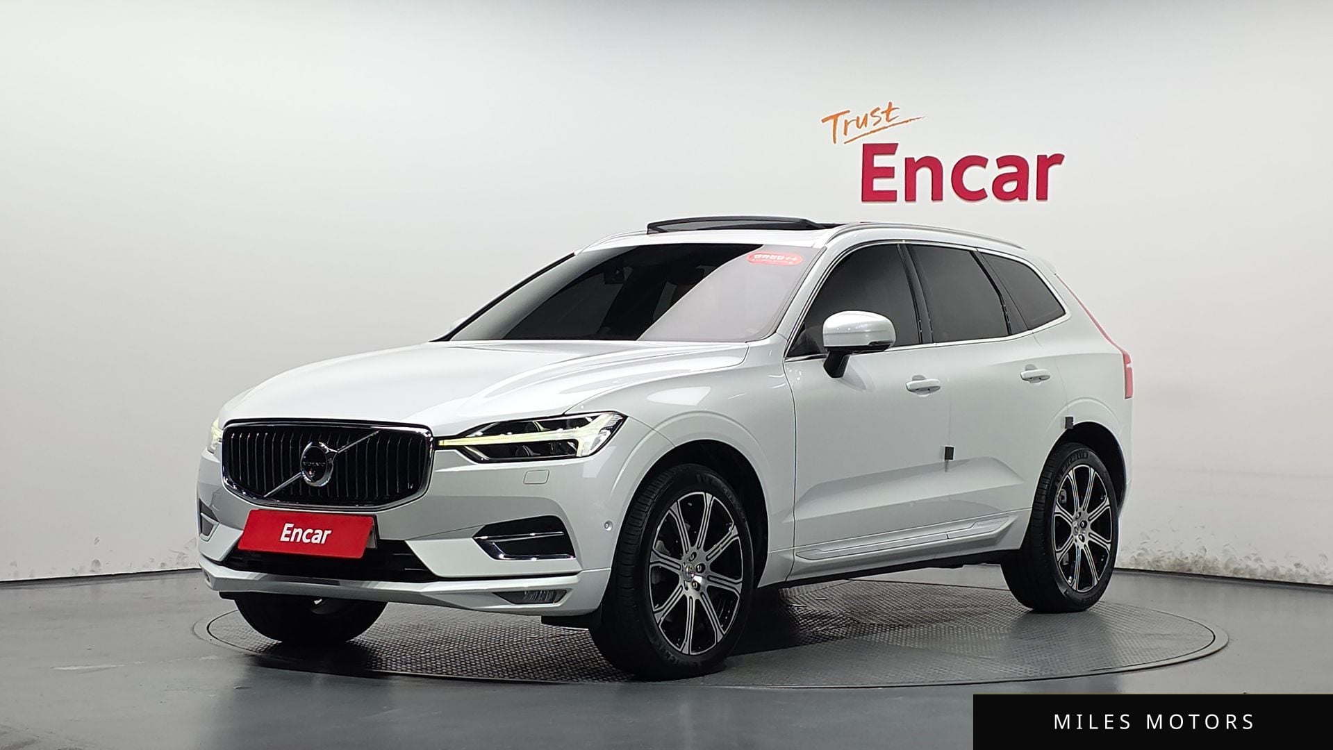 Volvo XC60 2019 — фото 1 из 12