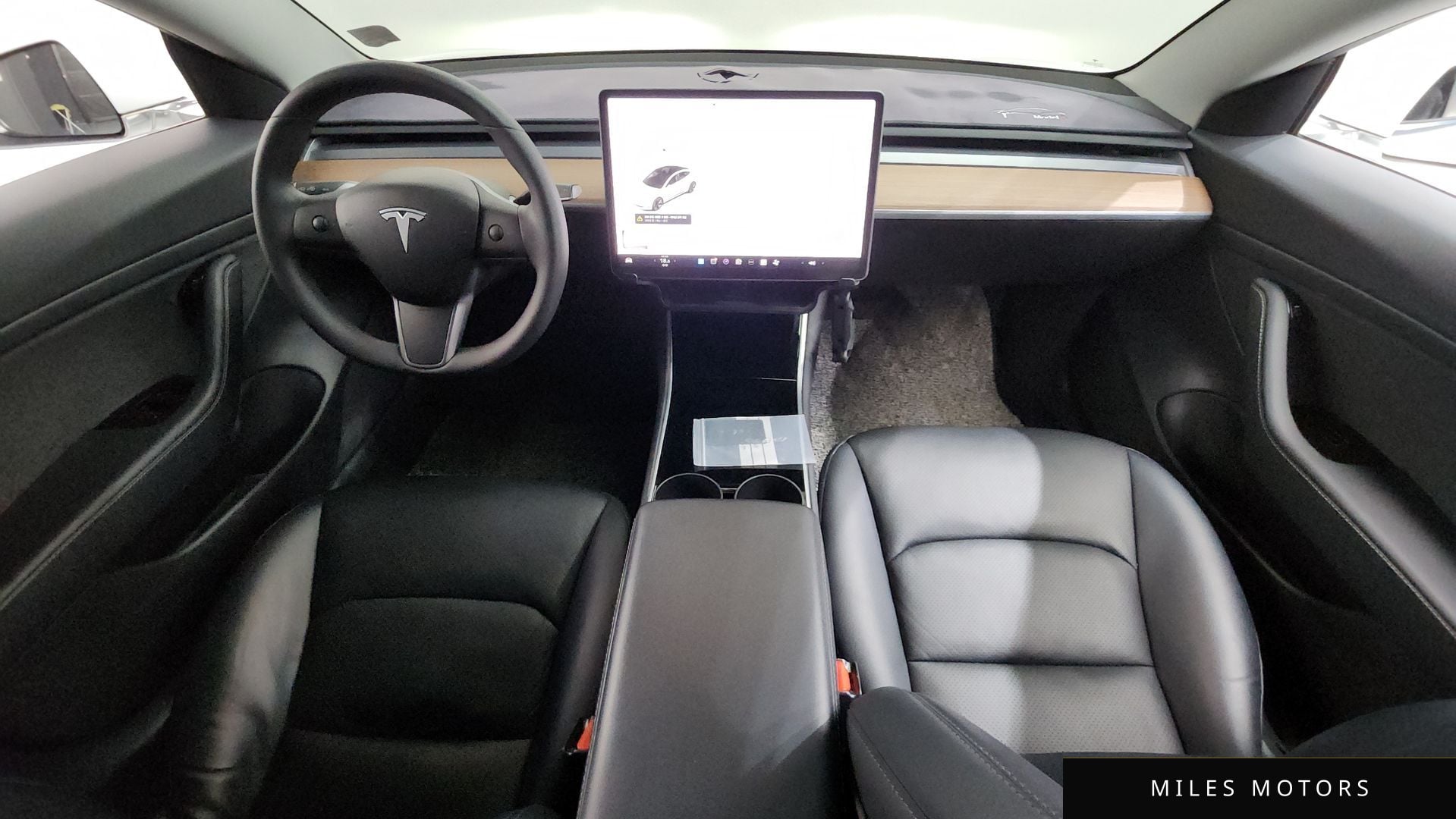 Tesla Model 3 2020 — миниатюра 7