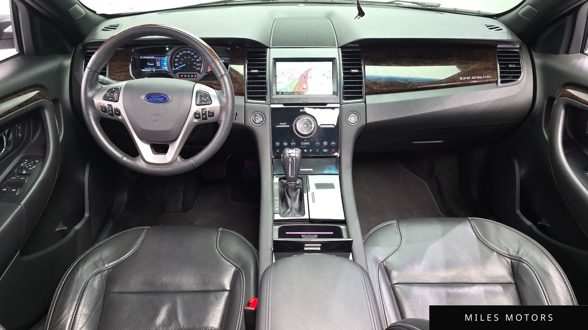 Ford Taurus 2017 — миниатюра 10